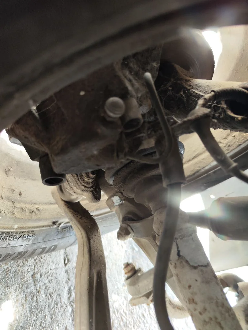 Foto de PINZA DE FRENO DELANTERA IZQUIERDA VOLKSWAGEN PASSAT VARIANT (3B5) 1.9 TDI (110 CV / 81 KW) referencia 8E0615123A