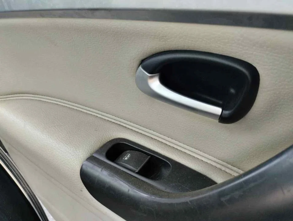 Foto de MANETA INTERIOR TRASERA IZQUIERDA SAAB 9-3 BERLINA 1.9 TiD CAT (150 CV / 110 KW)
