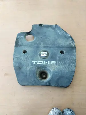 Foto de TAPA MOTOR SEAT LEON (1M1) referencia 038103925
