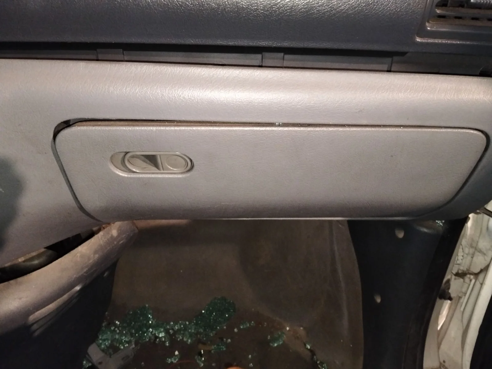 Foto de GUANTERA PEUGEOT EXPERT FURGÓN COMFORT (1995)