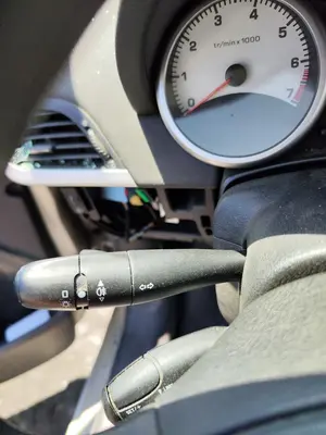 Foto de MANDO MULTIFUNCION PEUGEOT 207 1.4  (73 CV / 54 KW)