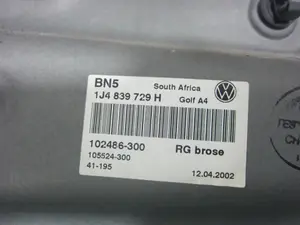 Foto de ELEVALUNAS TRASERO IZQUIERDO VOLKSWAGEN GOLF IV BERLINA (1J1)(10.1997) 1.6 16V (105 CV / 77 KW) referencia 1J4839755E foto 2