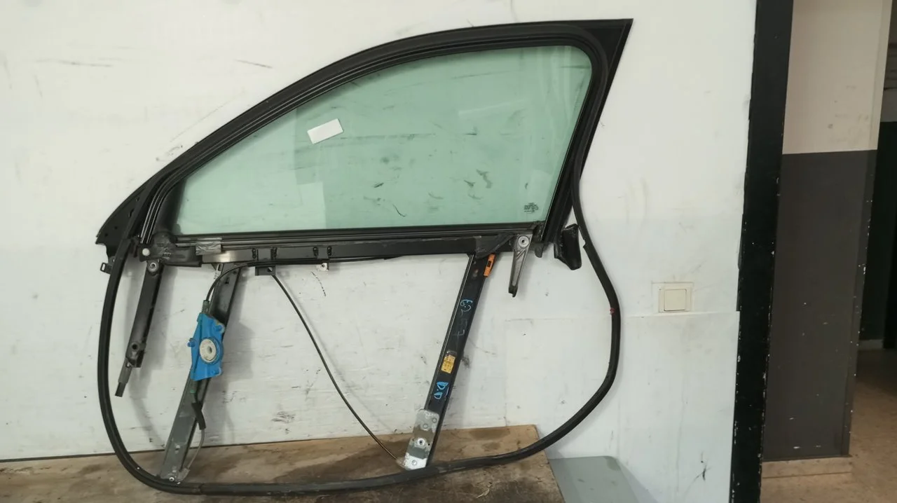 Foto de ELEVALUNAS DELANTERO DERECHO AUDI A4 BERLINA (8E) 2.0 16V TDI (170 CV / 125 KW) referencia 8E0837462C