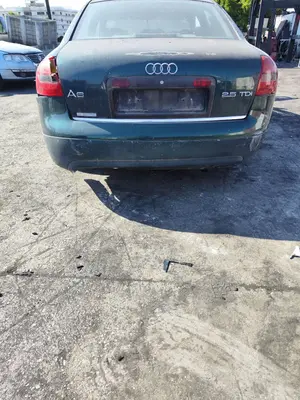 Foto de PARAGOLPES TRASERO AUDI A6 BERLINA (4B2) 2.5 V6 24V TDI (150 CV / 110 KW)