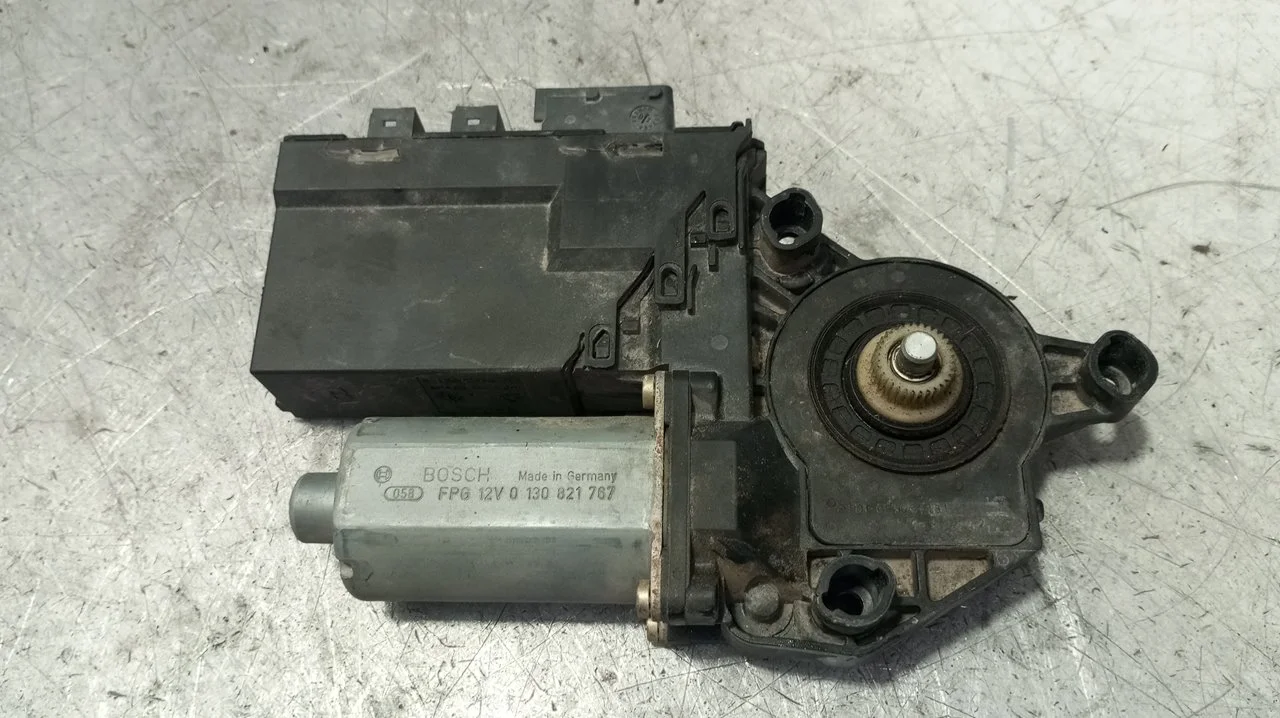 Foto de MOTOR ELEVALUNAS DELANTERO IZQUIERDO PEUGEOT 307 BREAK / SW (S1)(04.2002) 2.0 HDi FAP CAT (107 CV / 79 KW) referencia 963713058