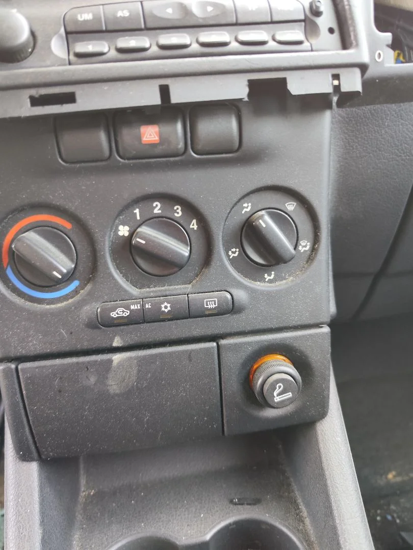 Foto de MANDO CALEFACCION / AIRE ACONDICIONADO OPEL ZAFIRA A 1.6 16V (101 CV / 74 KW) referencia 90437535