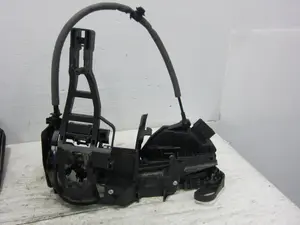 Foto de CERRADURA PUERTA DELANTERA DERECHA FORD FOCUS SPORTBREAK (CB8) 1.6 TDCi CAT (95 CV / 70 KW) referencia 921758105