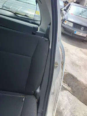 Foto de CINTURON SEGURIDAD TRASERO IZQUIERDO RENAULT CLIO III 1.2 16V (75 CV / 55 KW)