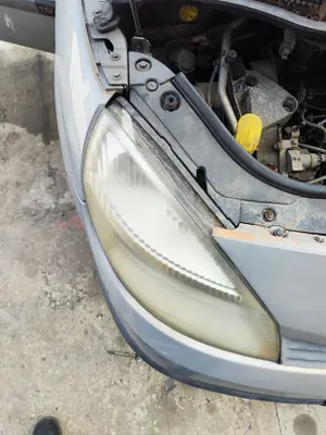 Foto de FARO DERECHO RENAULT SCENIC II (JM) 1.5 dCi Diesel (101 CV / 74 KW) referencia 7701064130 foto 6
