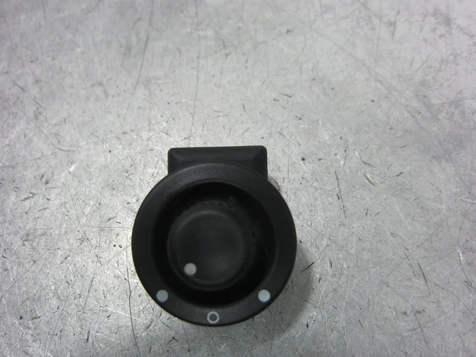 Foto de MANDO RETROVISOR RENAULT CLIO III referencia 8200002442