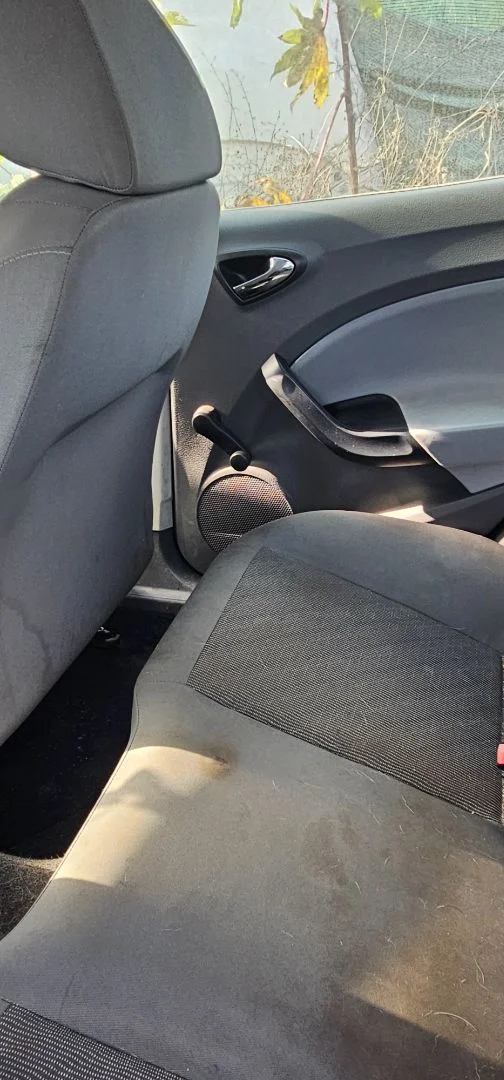 Foto de MANETA ELEVALUNAS TRASERA DERECHA SEAT IBIZA BERLINA (6J5) 1.4 TDI (80 CV / 59 KW)