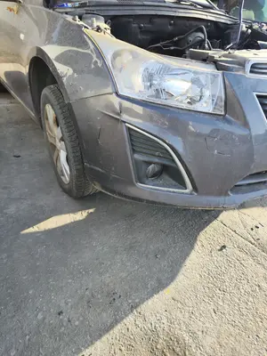 Foto de PARAGOLPES DELANTERO CHEVROLET CRUZE 2.0 Diesel CAT (163 CV / 120 KW) foto 2