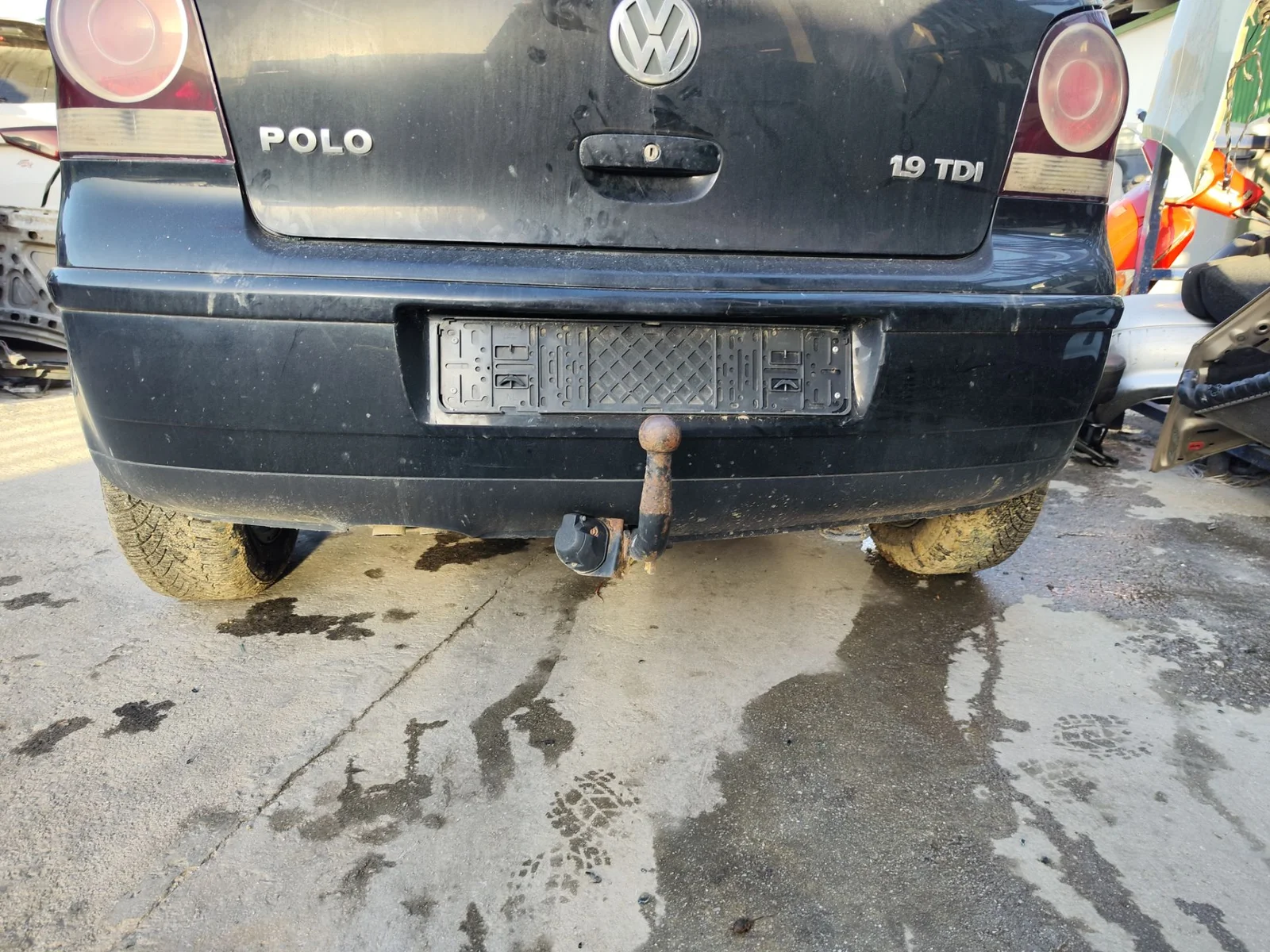Foto de PARAGOLPES TRASERO VOLKSWAGEN POLO IV (9N3) 1.9 TDI (101 CV / 74 KW)