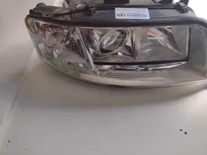 Foto de FARO DERECHO AUDI A6 AVANT (4B5) 2.5 V6 24V TDI (180 CV / 132 KW) referencia 081411102R