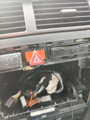 Foto de WARNING AUDI A6 BERLINA (4B2) 2.5 V6 24V TDI (180 CV / 132 KW)