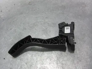 Foto de POTENCIOMETRO PEDAL VOLKSWAGEN GOLF VII BERLINA (BQ1/BE2) 1.6 TDI (116 CV / 85 KW) referencia 5Q1723503H foto 3