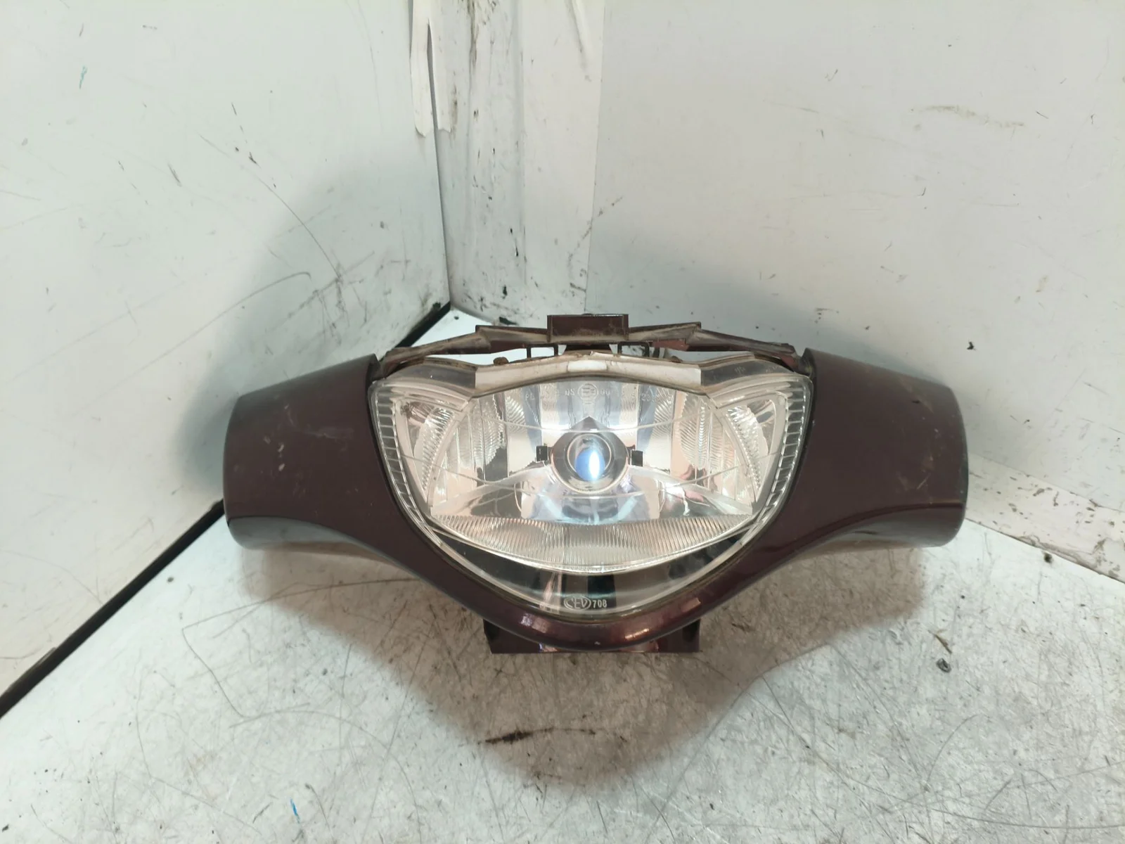 Foto de FARO DELANTERO HONDA FES /SH /SES /DYLAN /PS 125 125 cm3 - 10 kW G-CAT (14 CV / 10 KW)
