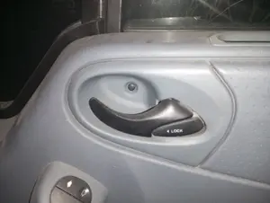 Foto de MANETA INTERIOR DELANTERA DERECHA FORD TRANSIT COMBI (TT9) 2.2 TDCi CAT (116 CV / 85 KW)