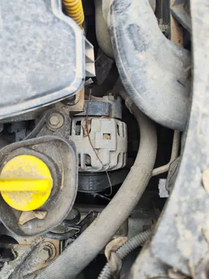 Foto de COMPRESOR AIRE ACONDICIONADO RENAULT CLIO III 1.2 16V (75 CV / 55 KW)