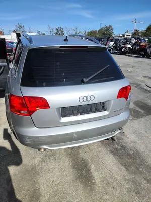 Foto de PORTON TRASERO AUDI A4 AVANT (8E) 3.0 V6 24V TDI (233 CV / 171 KW) referencia 8E9827023R