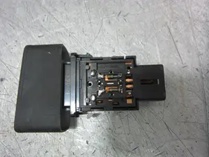 Foto de INTERRUPTOR KIA SPORTAGE (KM) 2.0 CAT (141 CV / 104 KW) referencia 025917774970 foto 4