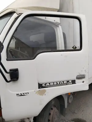 Foto de PUERTA DELANTERA IZQUIERDA NISSAN CABSTAR E 3.0 Diesel (120 CV / 88 KW)