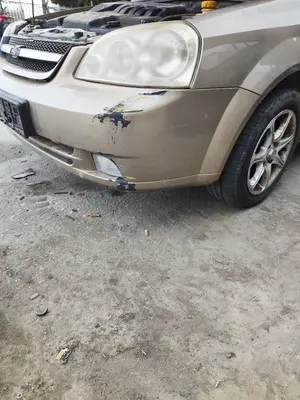 Foto de PARAGOLPES DELANTERO CHEVROLET LACETTI 1.6 CAT (109 CV / 80 KW) foto 4