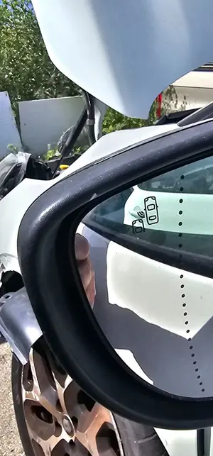 Foto de RETROVISOR IZQUIERDO RENAULT CAPTUR I 1.5 dCi Diesel FAP (110 CV / 81 KW) foto 2
