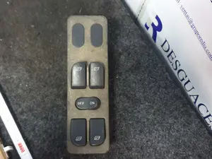 Foto de MANDO ELEVALUNAS DELANTERO IZQUIERDO SAAB 9-3 BERLINA referencia 4223988 foto 2