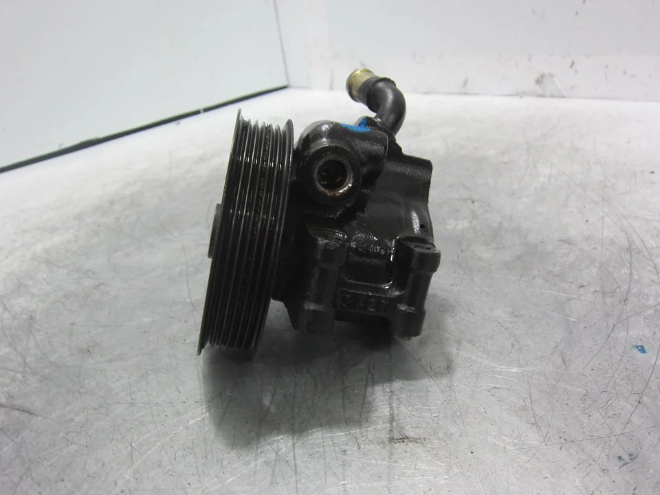 Foto de BOMBA DIRECCION FORD FOCUS BERLINA (CAP) referencia 4AB1603