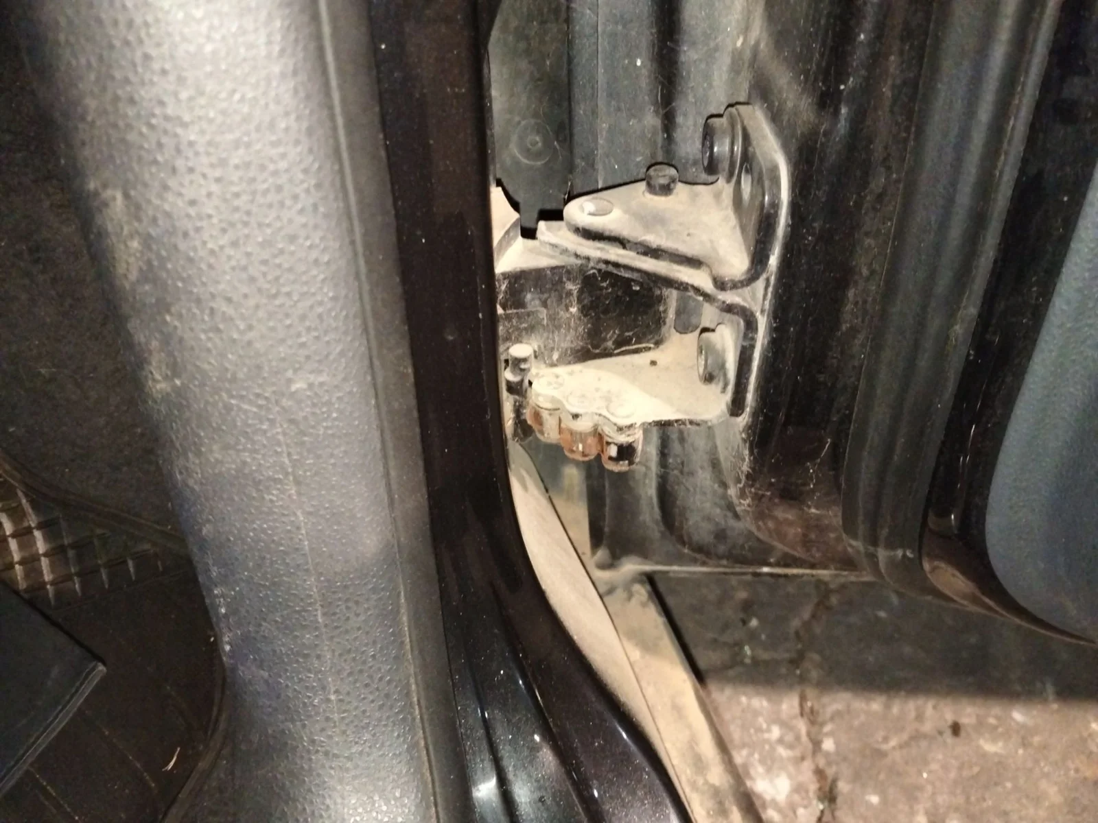 Foto de RETENEDOR PUERTA VOLKSWAGEN POLO IV (9N1)