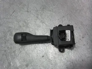 Foto de MANDO LIMPIA BMW SERIE 3 BERLINA (E46) 3.0 24V Turbodiesel CAT (184 CV / 135 KW) referencia 8363664 foto 2