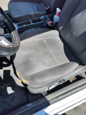 Foto de ASIENTO TRASERO MEDIO FORD FOCUS BERLINA (CAP) 1.6 TDCi CAT (90 CV / 66 KW)