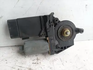 Foto de MOTOR ELEVALUNAS DELANTERO IZQUIERDO VOLKSWAGEN PASSAT BERLINA (3B3) 1.9 TDI (131 CV / 96 KW) referencia 105404301 foto 4