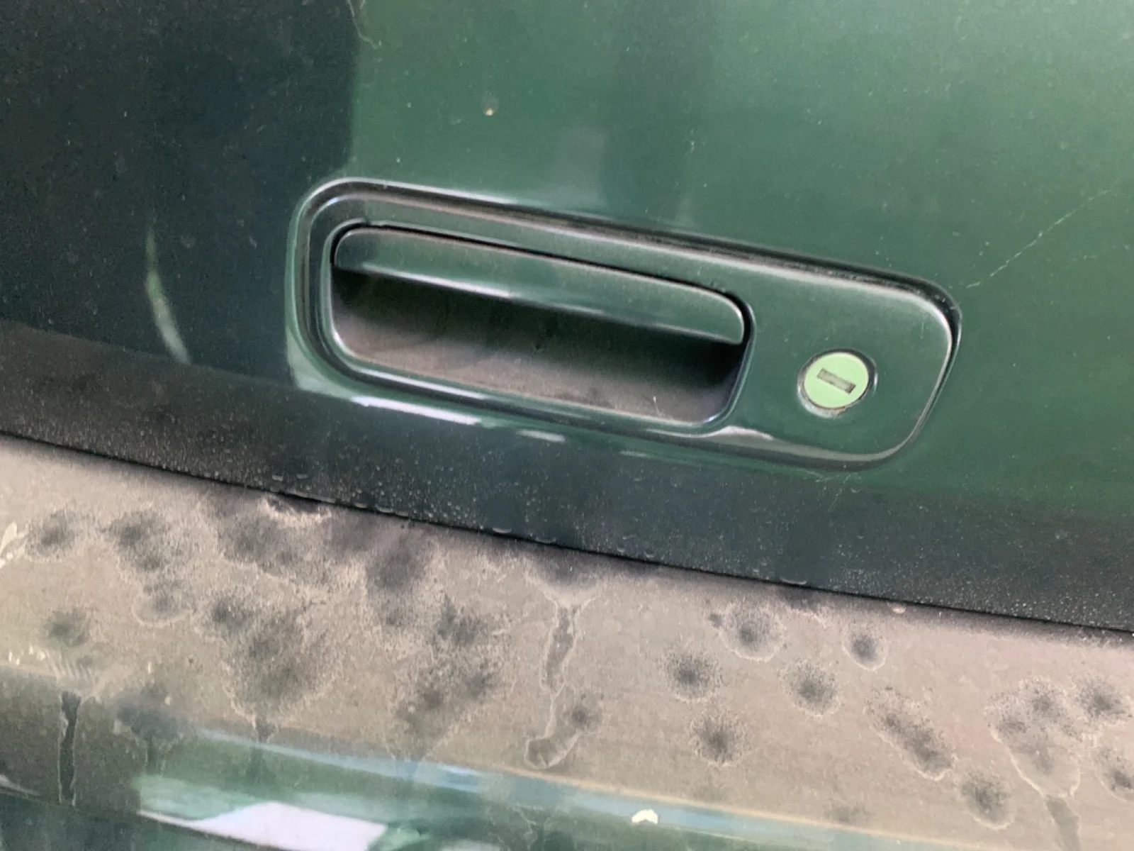 Foto de MANETA EXTERIOR MALETERO / PORTON VOLKSWAGEN GOLF IV BERLINA (1J1)(10.1997) 1.9 TDI (101 CV / 74 KW)