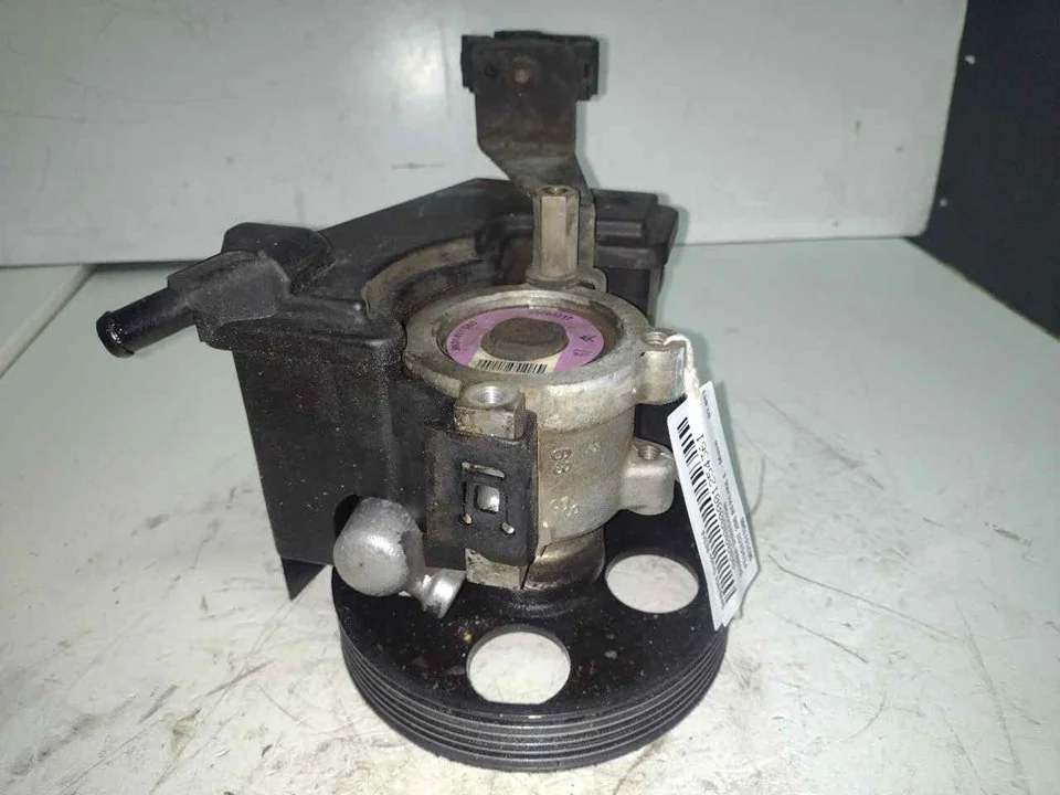 Foto de BOMBA DIRECCION PEUGEOT 206 1.4 (75 CV / 55 KW) referencia 9631411580