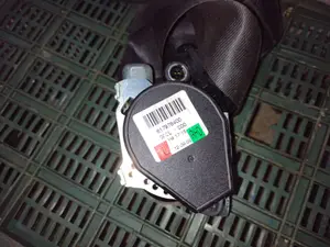 Foto de CINTURON SEGURIDAD DELANTERO DERECHO VOLKSWAGEN GOLF IV BERLINA (1J1)(10.1997) 1.6 (101 CV / 74 KW) referencia 1J4857706JFKZ foto 4