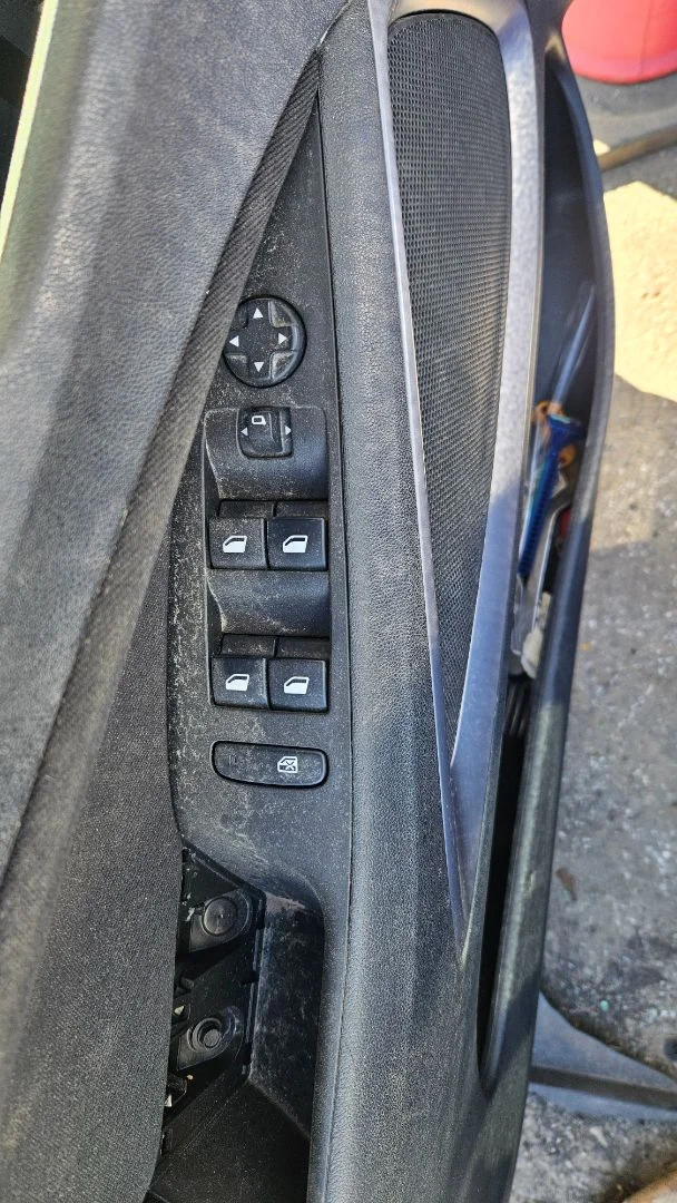 Foto de MANDO ELEVALUNAS DELANTERO IZQUIERDO OPEL CROSSLAND X 1.2 (110 CV / 81 KW)