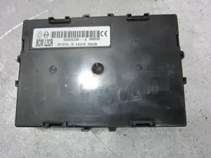 Foto de CAJA RELES / FUSIBLES RENAULT CLIO III 1.5 dCi Diesel (68 CV / 50 KW) referencia 8200652285