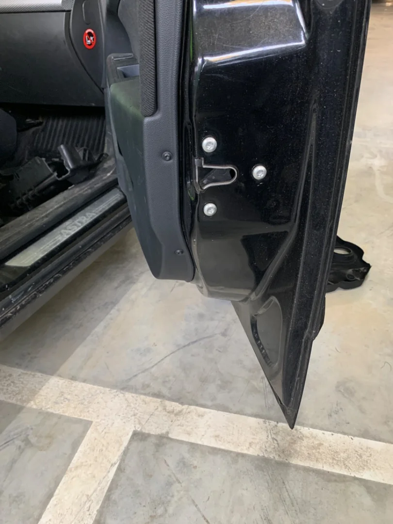 Foto de CERRADURA PUERTA DELANTERA DERECHA OPEL ASTRA H CARAVAN 1.9 16V CDTI CAT (Z 19 DTH / LRD) (150 CV / 110 KW)