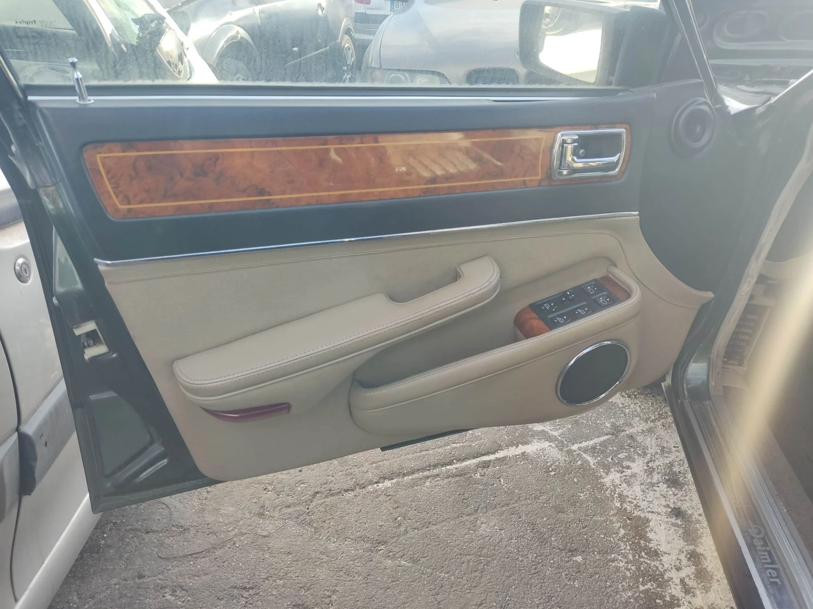 Foto de GUARNECIDO PUERTA DELANTERA IZQUIERDA JAGUAR XJ 4.0 CAT (222 CV / 163 KW)