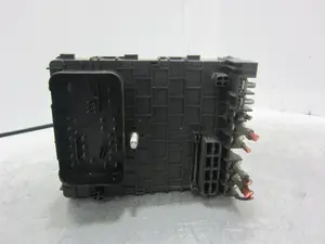 Foto de CAJA RELES / FUSIBLES VOLKSWAGEN PASSAT BERLINA (3C2) 2.0 TDI (140 CV / 103 KW) referencia 3C0937125 foto 4