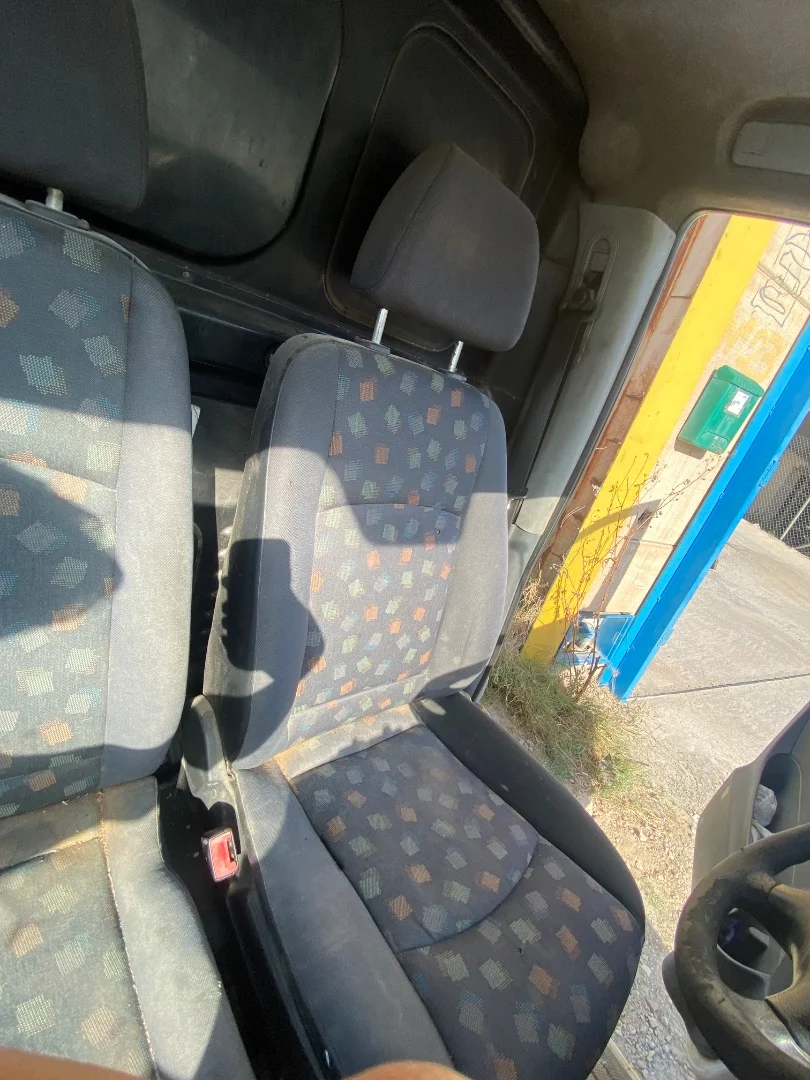 Foto de ASIENTO DELANTERO IZQUIERDO MERCEDES-BENZ VITO FURGÓN (639) 2.1 CDI CAT (109 CV / 80 KW)