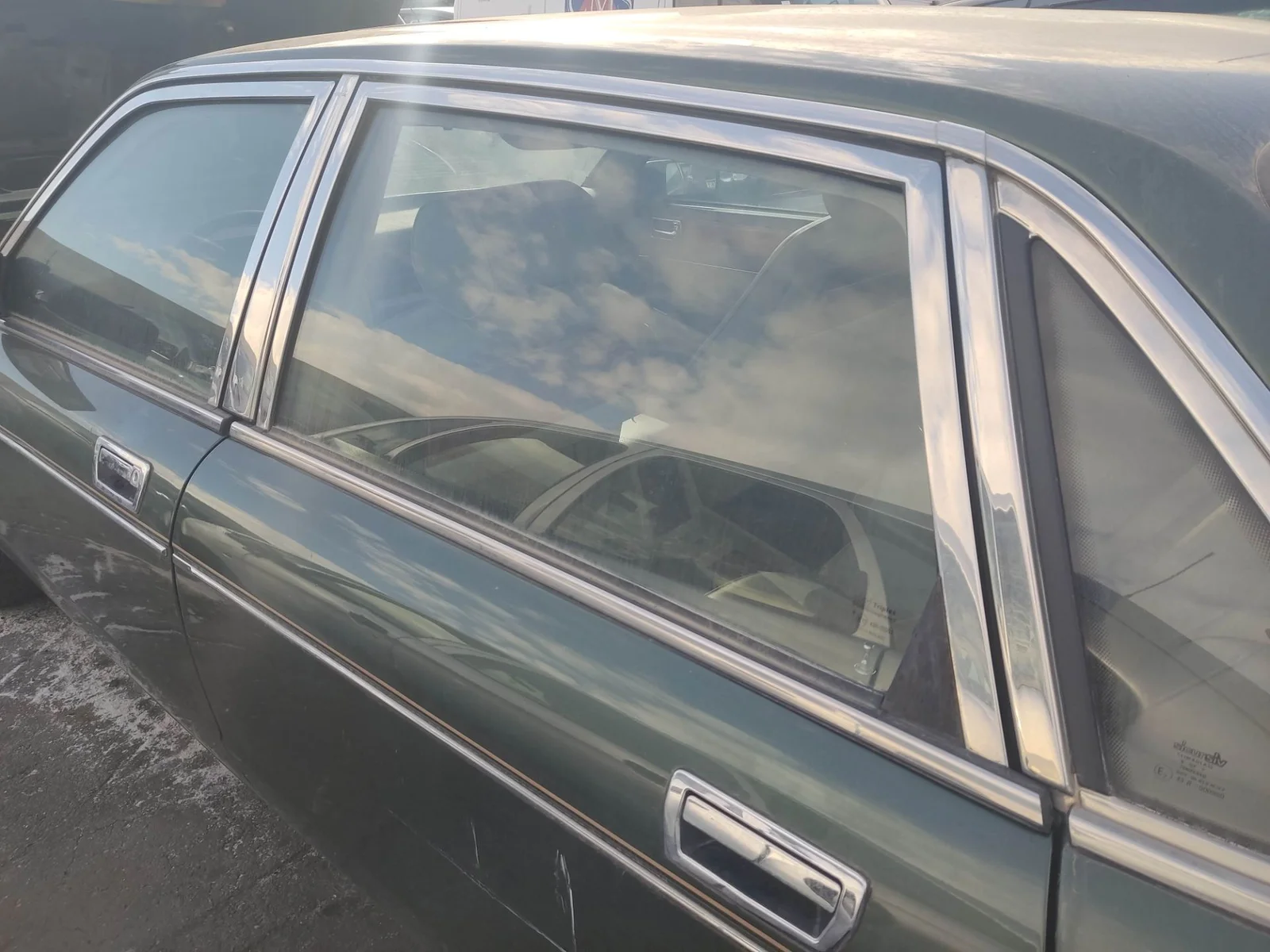 Foto de LUNA TRASERA IZQUIERDA JAGUAR XJ 4.0 CAT (222 CV / 163 KW)