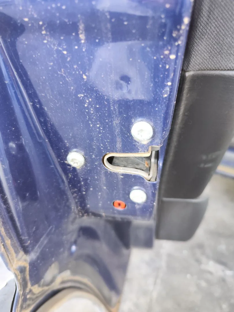 Foto de CERRADURA PUERTA TRASERA IZQUIERDA OPEL ZAFIRA A 1.6 16V (101 CV / 74 KW) referencia 24414135