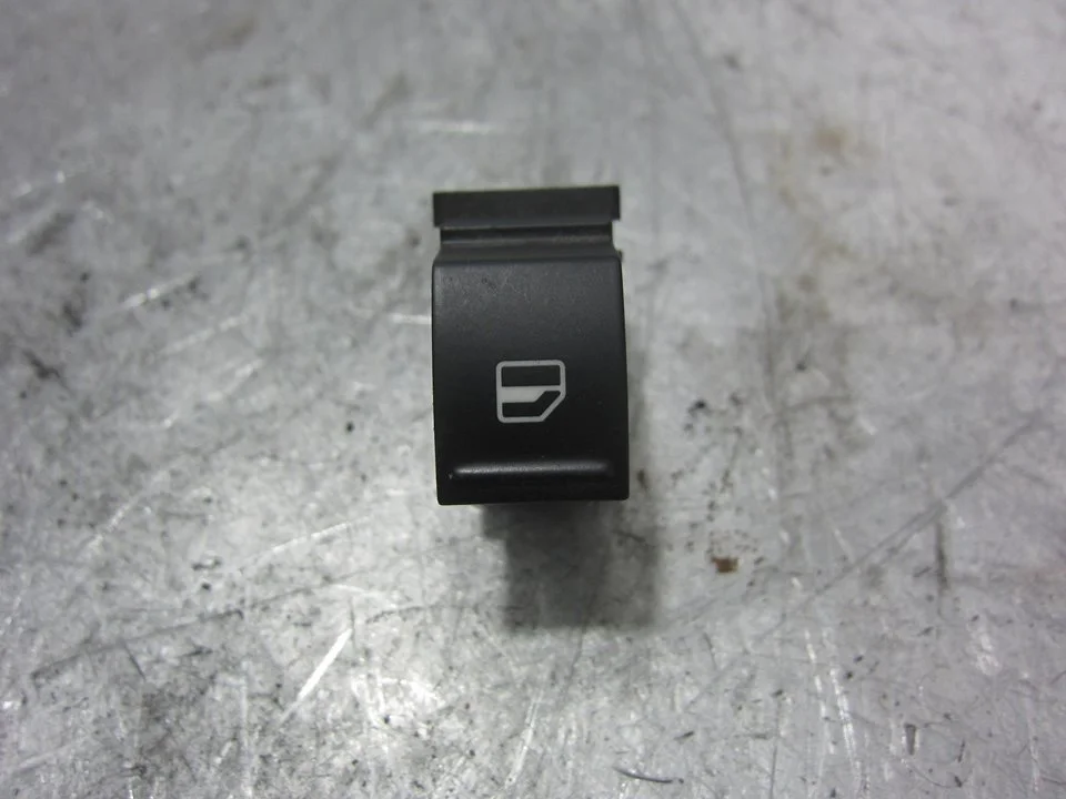 Foto de MANDO ELEVALUNAS TRASERO DERECHO VOLKSWAGEN POLO V (6R1) referencia 7L69598558
