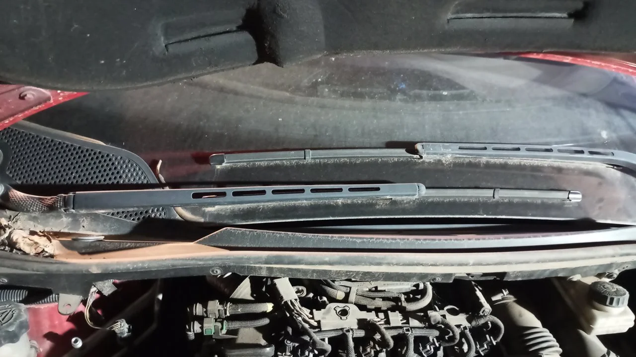 Foto de BRAZO LIMPIA DELANTERO DERECHO CITROEN C4 COUPE 1.6 HDi CAT (9HY / DV6TED4) (109 CV / 80 KW) referencia 6429Y6