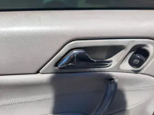 Foto de MANETA INTERIOR TRASERA IZQUIERDA MERCEDES-BENZ CLASE C (BM 203) BERLINA 2.2 CDI CAT (116 CV / 85 KW) referencia A2037370388 FKZ