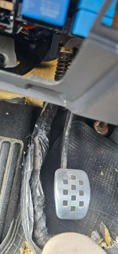 Foto de PEDAL EMBRAGUE RENAULT CAPTUR I 1.5 dCi Diesel FAP (110 CV / 81 KW)