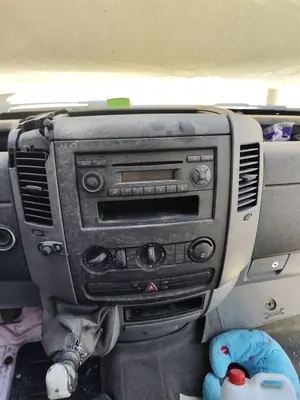 Foto de CONSOLA CENTRAL MERCEDES-BENZ SPRINTER II FURGÓN 2.1 CDI CAT (88 CV / 65 KW)